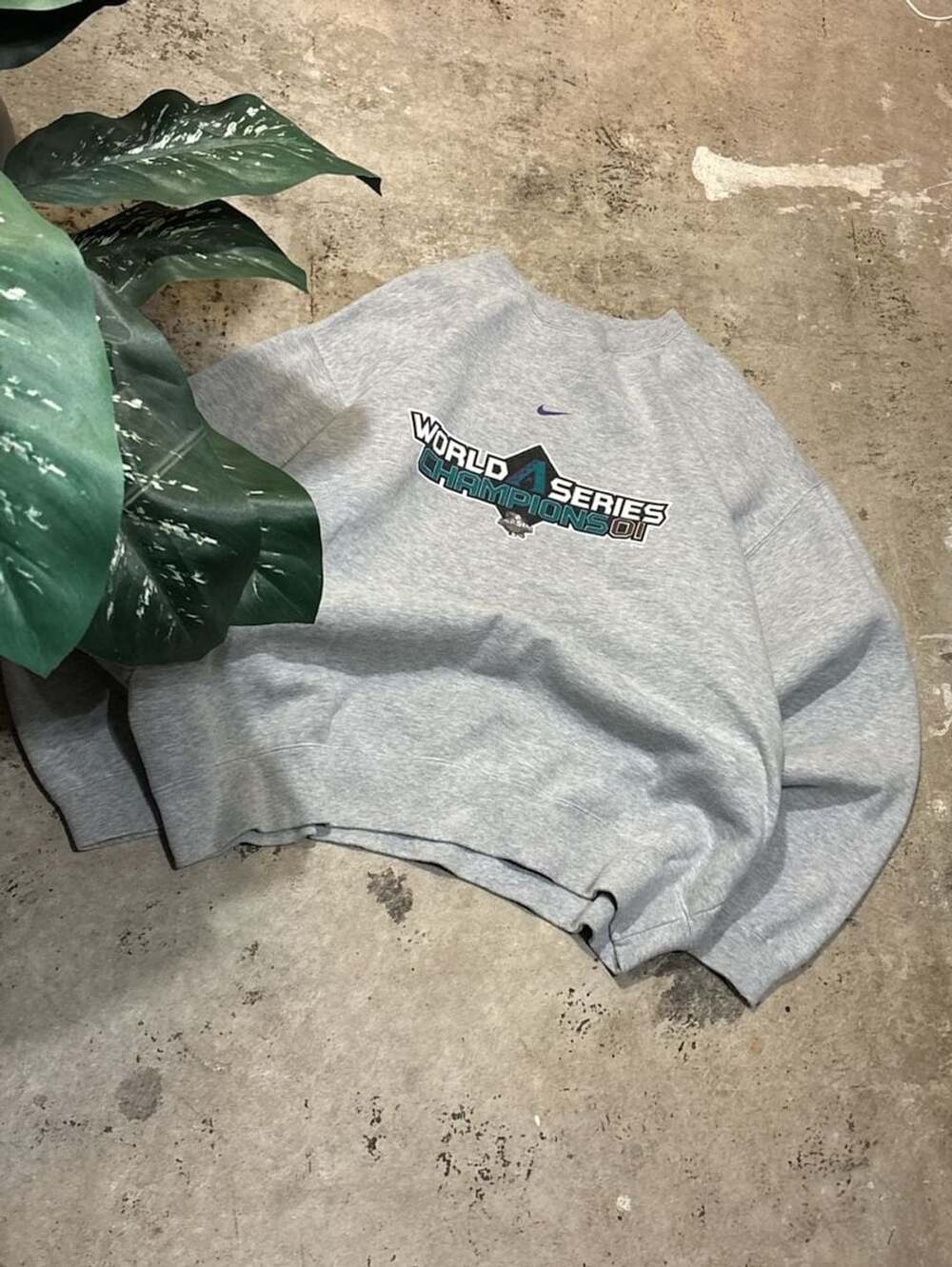 Nike World Series Champions 01 Sweatshirt Size XXL Gray